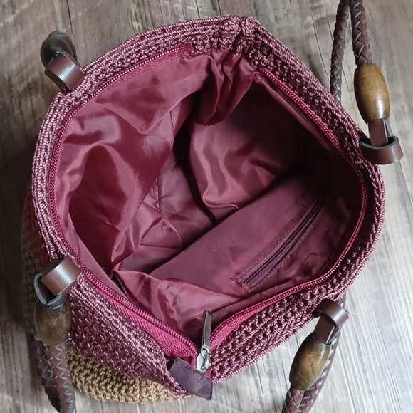 👜 Beautifully Crocheted Handbag - Picture 4 of 5